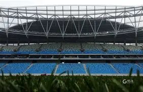 莱纳德淡看,圣诞大战湖,人对决,南宫28NG娱乐官网,南宫28NG娱乐品牌,南宫28NG娱乐精彩,南宫28NG娱乐