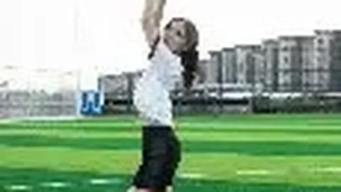 曼联夏窗头牌非他莫属！姆伯莫表现卓越，鲁尼点赞：稳定之选，红魔新宠！