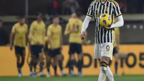 激情对决！斯图加特与法兰克福：实力接近，谁将笑傲绿茵场？